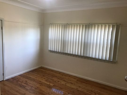 2 BEDROOM HOME WITH AIR CONDITIONING - Photo 1