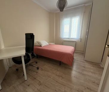 Carrer de Teodora Lamadrid, Barcelona, Catalonia 08022 - Photo 3