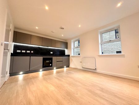 2 bedroom semi-detached house to rent - Photo 2