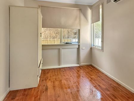 Three-Bedroom Home Close to Schools and Local Shops - Photo 2