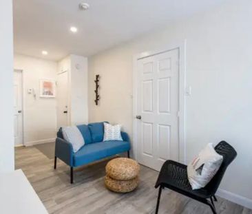 Magnifique studio de style loft à aire ouverte meublé - Photo 1