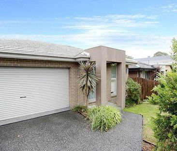 65 Panoramic Grove, Glen Waverley - Photo 3