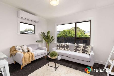 Stunning, Renovated, Three Bedroom Home - Photo 5