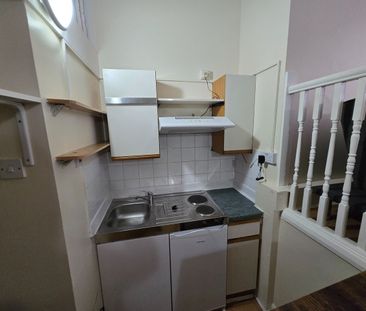 Studio Flat, High Road Leytonstone, E11 - Photo 2