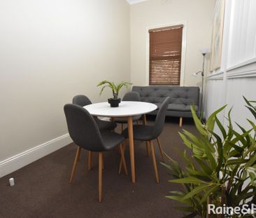 Fully Furnished & Central Apartment - Photo 1