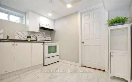 Detached Home For Lease | E8146890 - Photo 5