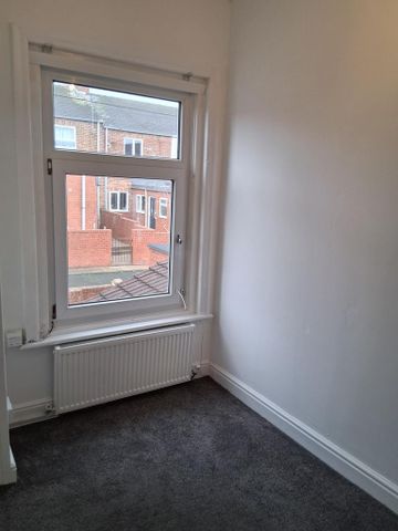 2 bedroom terraced house to rent - Photo 3