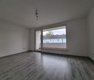 Verfügbar ab April 2026 in ruhiger Wohnlage! Modern ausgestattete 3... - Foto 1