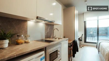 Piso de alquiler en El Besós i el Maresme - Photo 4