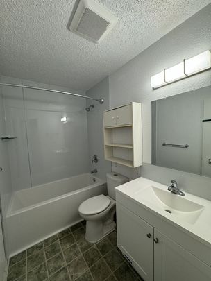 Unit 1, 4740 Dalton Drive, Calgary - Photo 1