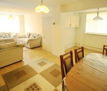 3 bedroom terraced house to rent - Photo 2