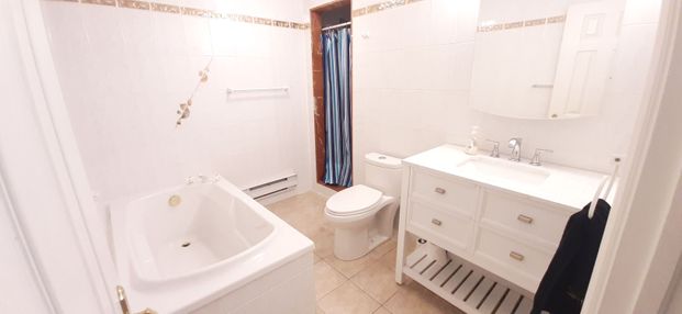 For Lease - 32 Bayside Court, Vaughan, Ontario - Photo 1