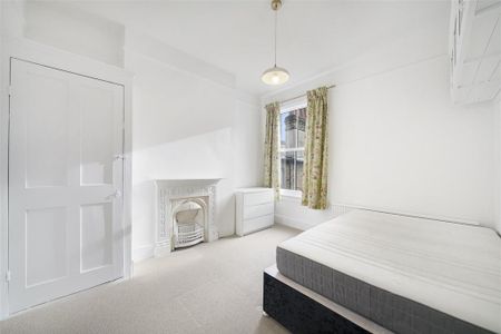 4 bedroom terraced house to rent - Photo 4