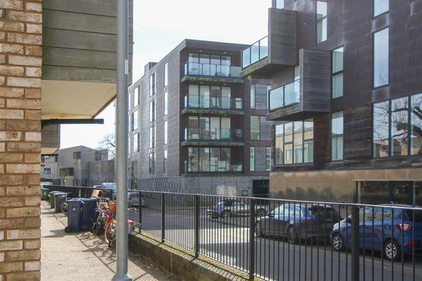 Kingfisher Way, Cambridge - Photo 1