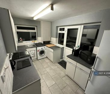 2 bedroom maisonette to rent - Photo 6