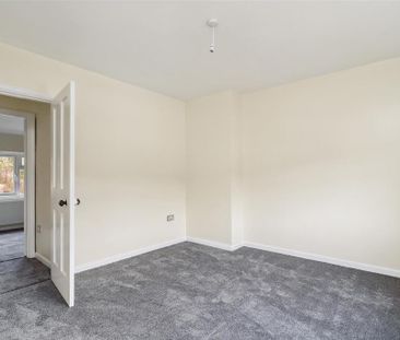 2 bedroom semi-detached house to rent - Photo 3