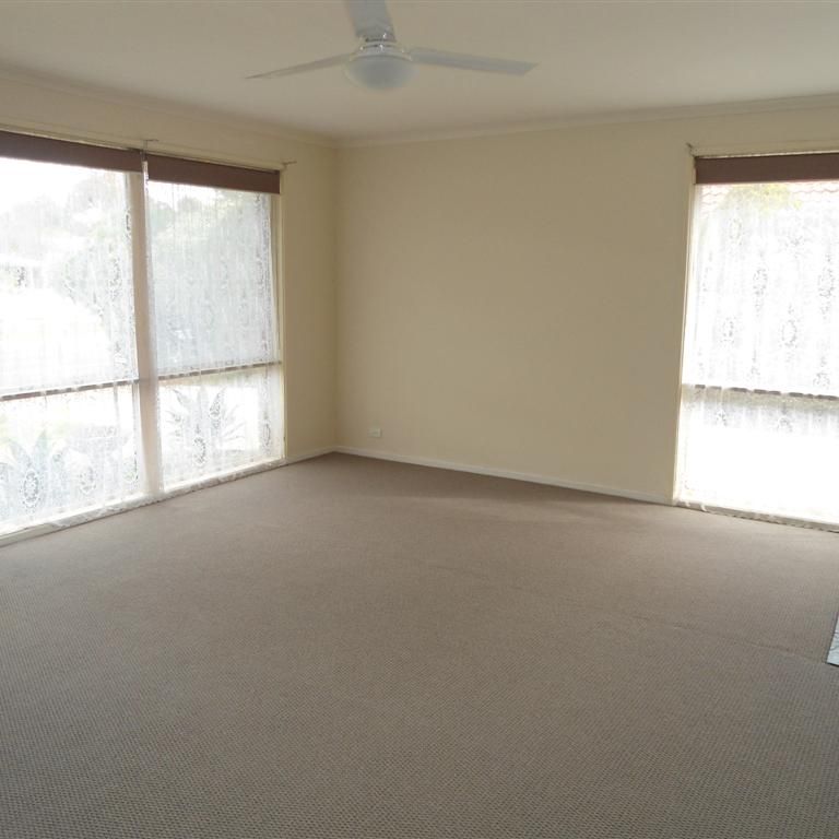 charming 3 bedroom home - Photo 1