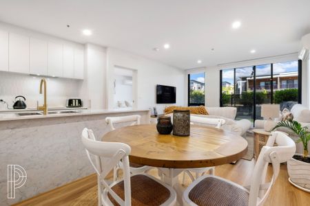 Light-Filled Two-Bedroom Retreat in Denman Prospect - Photo 4