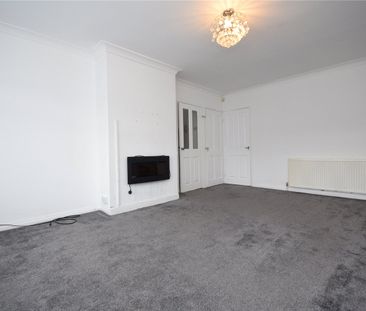 35, Spring Valley Crescent, Bramley, Leeds, LS13 4RL - Photo 2