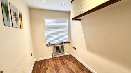 4 bedroom terraced house to rent - Photo 5