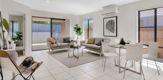 Stunning Coomera Home for Rent - Enjoy Luxurious Living in this Beautifully Family House! - Photo 2