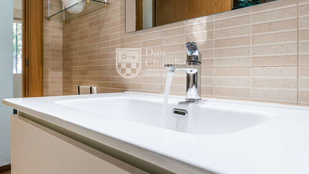 Exclusive Opportunity in Chamberí – Bright Ground Floor Apartment, Calle Andrés Mellado - Photo 3