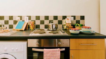 Classic 4 Bed Apartment - Photo 4