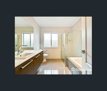 Neat as a Pin and Ready to Move In! - Photo 3