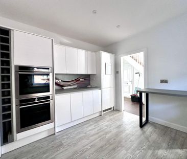 3 bedroom semi-detached house to rent - Photo 6