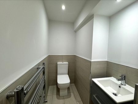 2 bedroom flat to rent - Photo 2