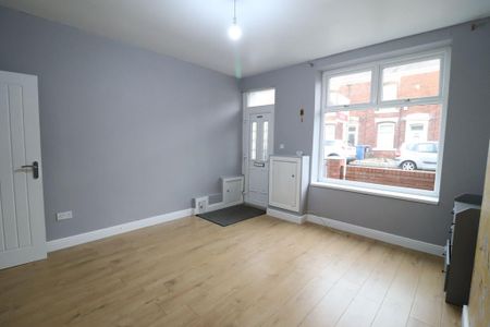 2 bedroom terraced house to rent - Photo 4