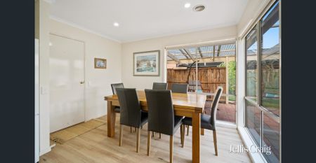 Premium family home, close to Lake Wendouree and local amenities - Photo 5