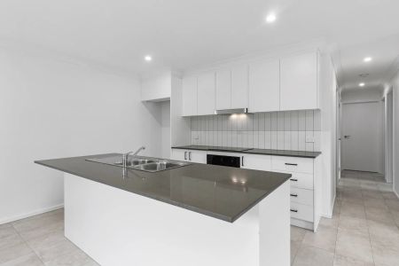 Modern, Low-Maintenance Townhouse in a Prime Page Pocket - Photo 2
