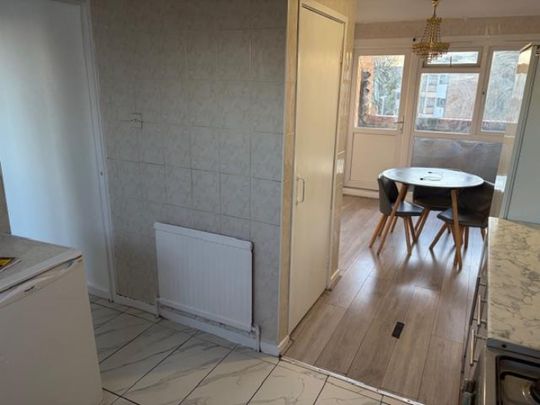 3 Bedroom Flat To Let - Photo 1