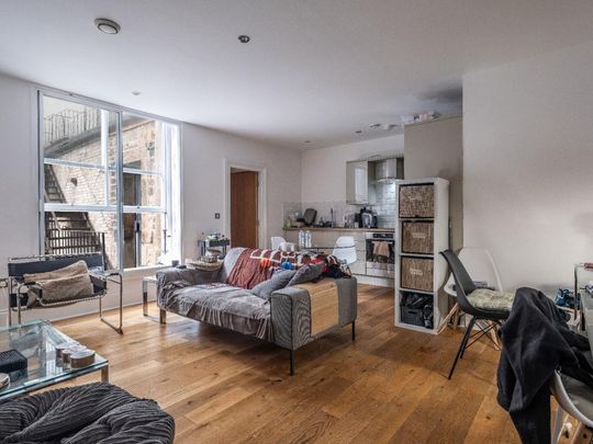 3 bedroom apartment to rent - Photo 1