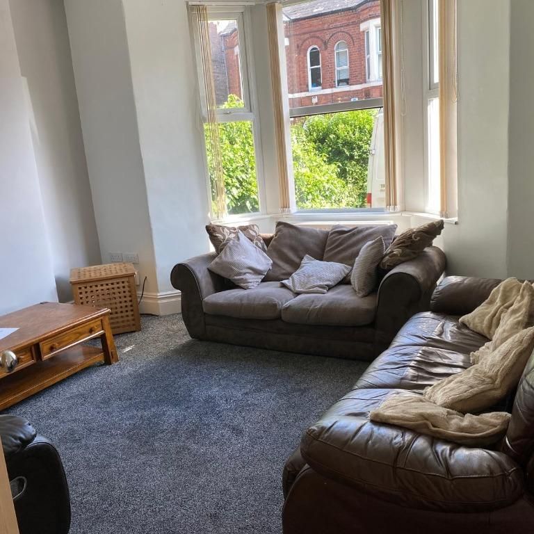 5 bedroom detached house to rent - Photo 1