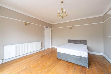 4 bedroom detached house to rent - Photo 5