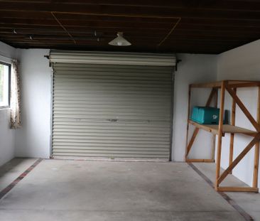 Family home with views galore. - Photo 6