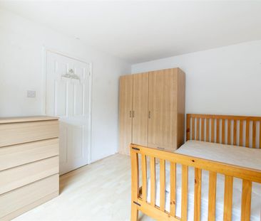 3 bed semi-detached house to rent in Henry Square, Newcastle Upon T... - Photo 2