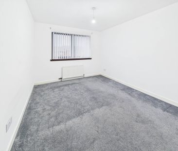 Price £995 pcm - Available Now - Unfurnished - Photo 3