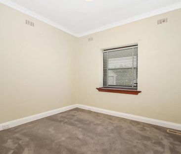 3 Bedroom Home Close to Albury CBD - Photo 2