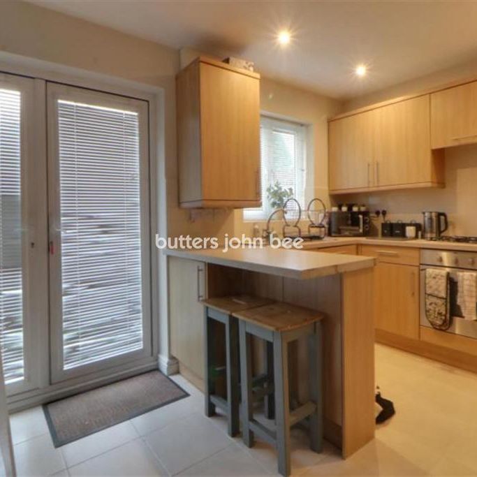 3 bedroom semi-detached house to rent - Photo 1