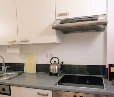 Zeitlose, möblierte Wohnung mit Balkon in der Kölner Südstadt - Photo 1