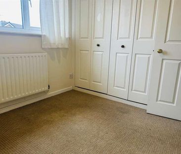 Holly Walk, Crowhill, CV11 - Photo 4