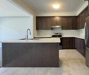 For Lease - 1107 Thompson Drive, Oshawa, Ontario - Photo 2