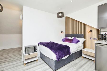 1 bedroom in a house share to rent - Photo 2