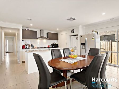 Spacious 4 Bedroom Home in Wollert - Photo 4