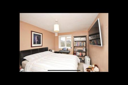 1 Bed Flat, Elm Court, SE6 - Photo 3