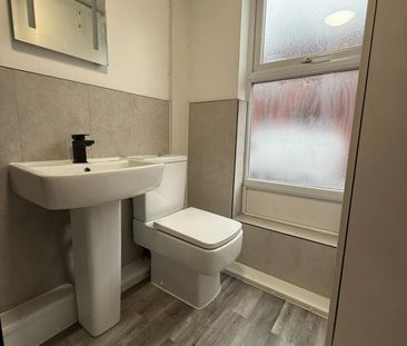 Room in a Shared House, Harold Place, LS6 - Photo 5