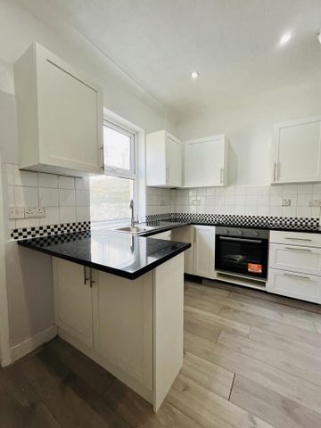 2 bedroom terraced house to rent - Photo 3